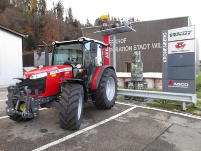 Massey Ferguson MF 4710 M Dyna 2