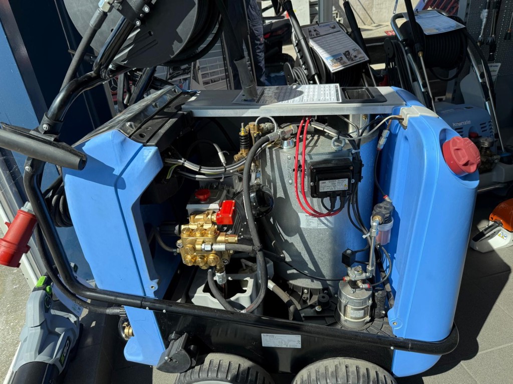 d3b46ec7-73cd-4826-a0a2-d0b83c5cca9e-WhatsApp Image 2025-08-07 à 11.jpg