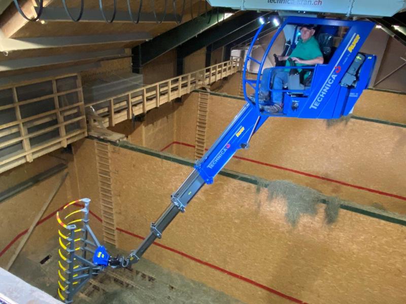 815bace8-5147-4c81-8425-3ebd32673f78-Heukran mit TECH-Powerlink, Greiferhochstellung.jpg
