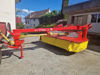 Pöttinger 310 Hecktrommelmäher gezogen