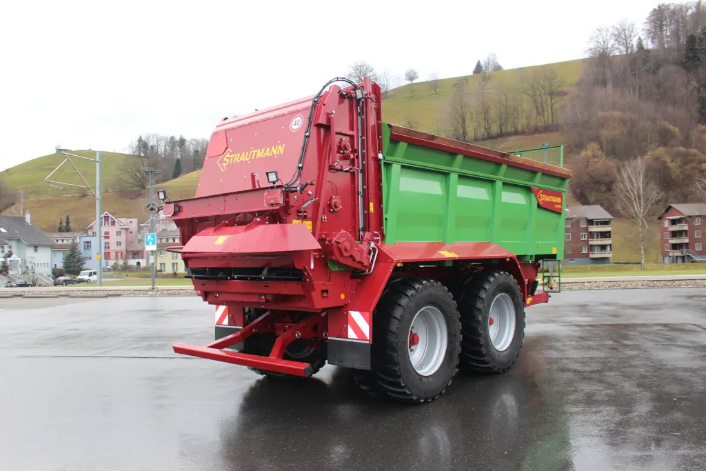 a02ff916-f688-48e7-93e5-440f9b69225f-VS_2005 (7).jpg