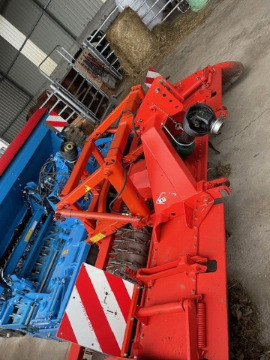 497d688e-7d59-480f-b50f-4e43289c9c74-herse kuhn 5.jpg