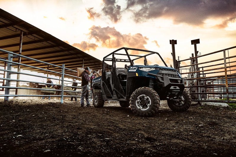 e24e3b44-c462-46d6-91ea-4195c10cab42-crew 2.jpg