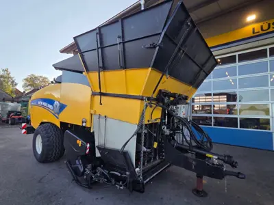BigBaler 890 mit Kappeler Doesiergerät