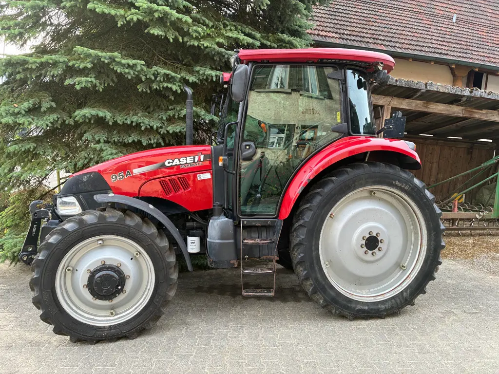 99873691-bc7b-47bd-9c90-5390c160c275-Farmall A 1.jpg