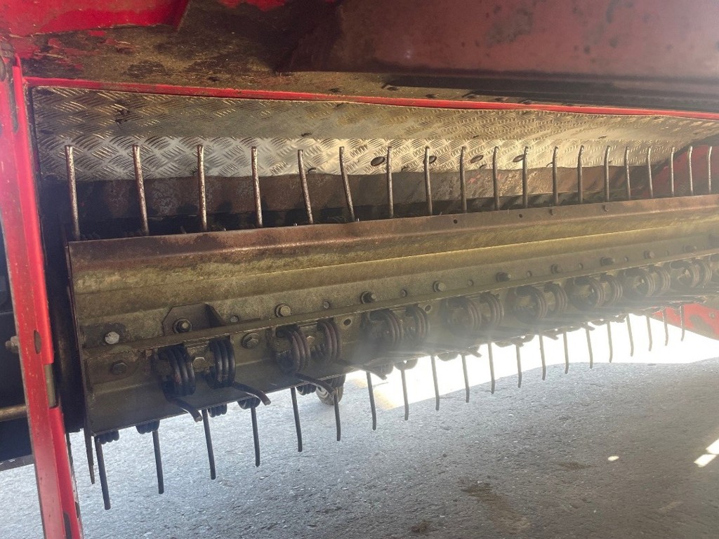 8c6a5f79-831e-4103-b3b0-d221e89a8298-