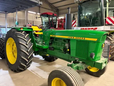 John Deere 3130