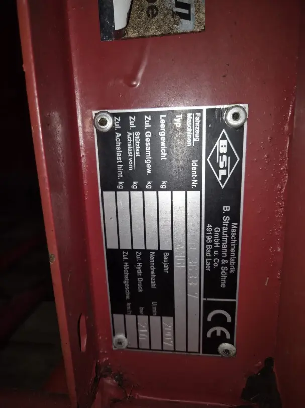 a60fa794-9069-46bf-bf9a-1e89166b4b68-e952d42d-5558-4301-b9e4-2594b4d06780.jpg