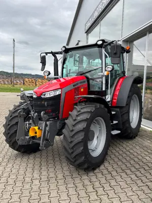 Massey Ferguson 5M.115 Dyna-4