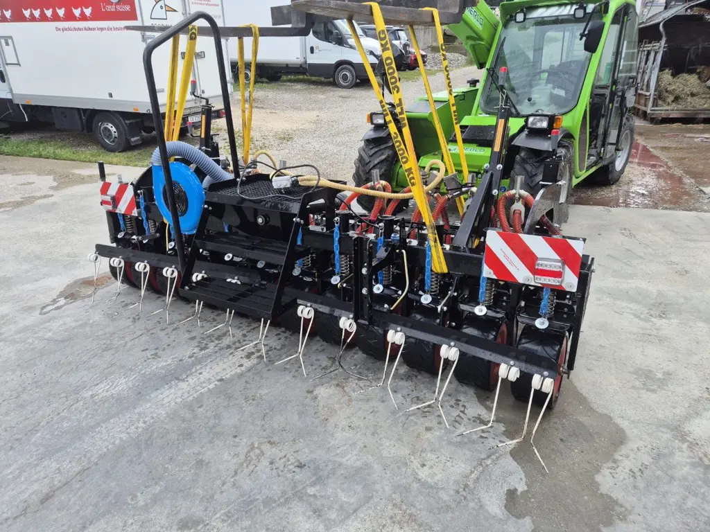 Krummenacher Säaufbau 3.0m zu Lemken Zirkon 8
