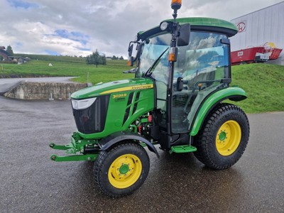 John Deere 3039R