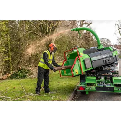 Raupen-Holzhäcksler