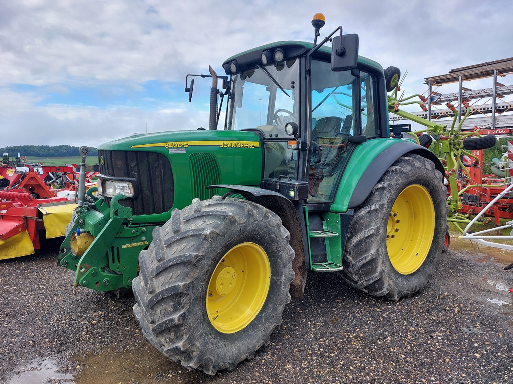 f9e42a08-ae7c-4eb3-af68-882be80df405-John Deere Bögli 6420 (8).jpg