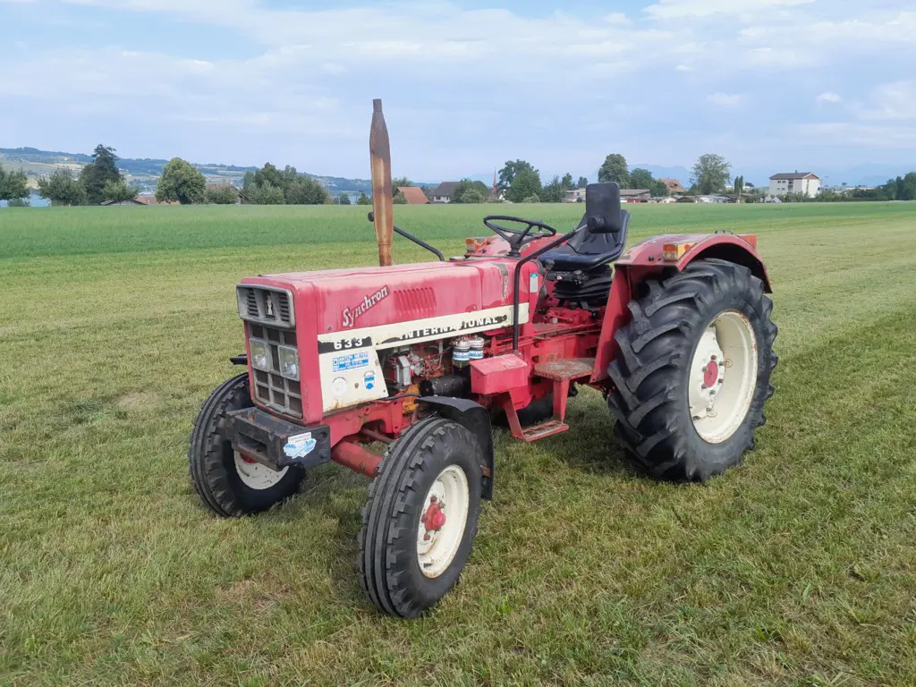 Traktor IHC 633