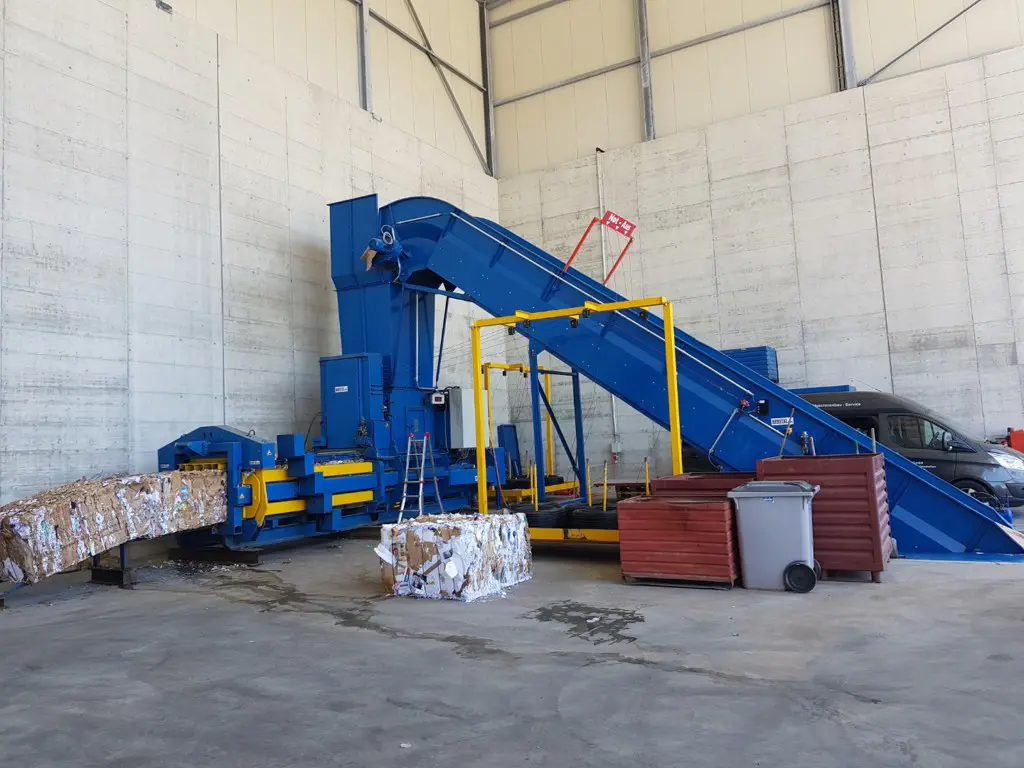 Kanalpresse Albamat 800 V5 / fünffach Drahtbindung