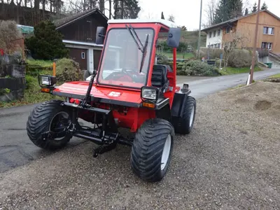 Metrac Reform 3003S mit Kubota Motor 4Zylinder,