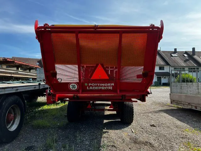 2a1a8d96-b7a5-4fc6-b77f-9ebe10bbe196-ladewagen2.jpg