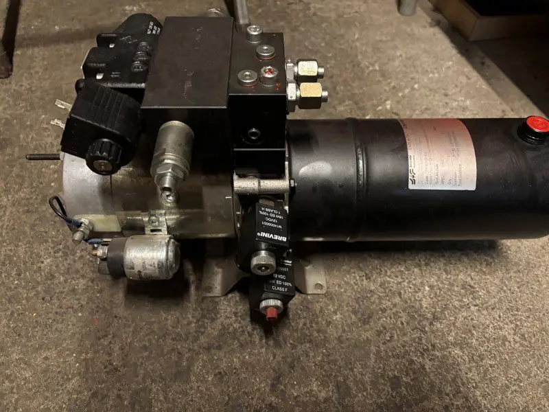 30ca5a55-9ea4-4ca9-9b14-f8aedc7032fa-Elektroaggregat2.jpg