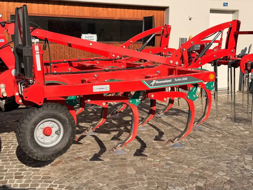 Öko Grubber Kverneland Turbo 3000 mit Triflex Zinken