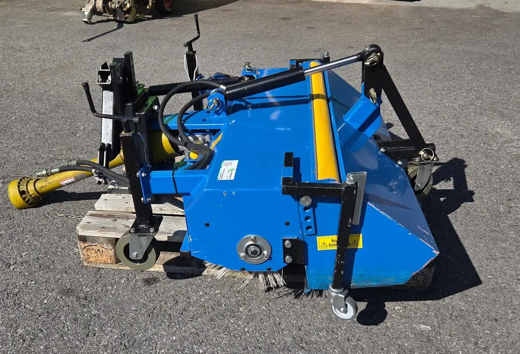 Anbau-Kehrmaschine Rapid 1250 GE