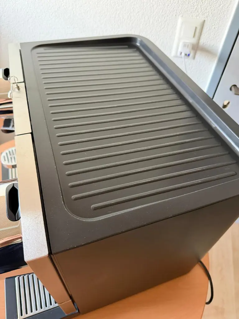 a1e0506c-43a3-49e0-9a4f-b10c8b98b47c-Nespresso_Professional_Momento 200_07.jpg