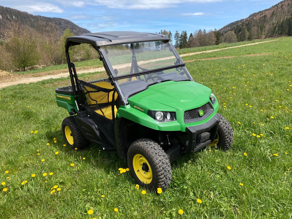 2d2753aa-8cc8-48ea-991a-36a281913bb2-John Deere Gator Schlüchter (2).jpg