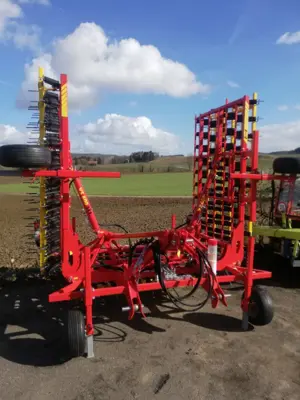 APV Striegel Vario Ausstellungsmaschine