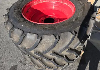 1 Parr Räder kpl. Mitas 540/65R34