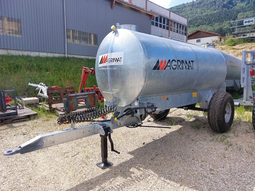 2bfb3bf2-c6ec-4221-8b60-fbd7a93d8a08-Agrimat tonne à eau 4100 (6).jpg