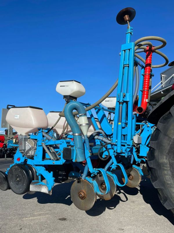 75a8cf65-ec62-4c1f-a3c2-cb93bfbec4c1-WhatsApp Image 2024-04-02 à 19.44.55_4d322861.jpg