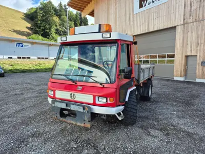 Lindner Unitrac 95 mit Kipper und Schneepflug