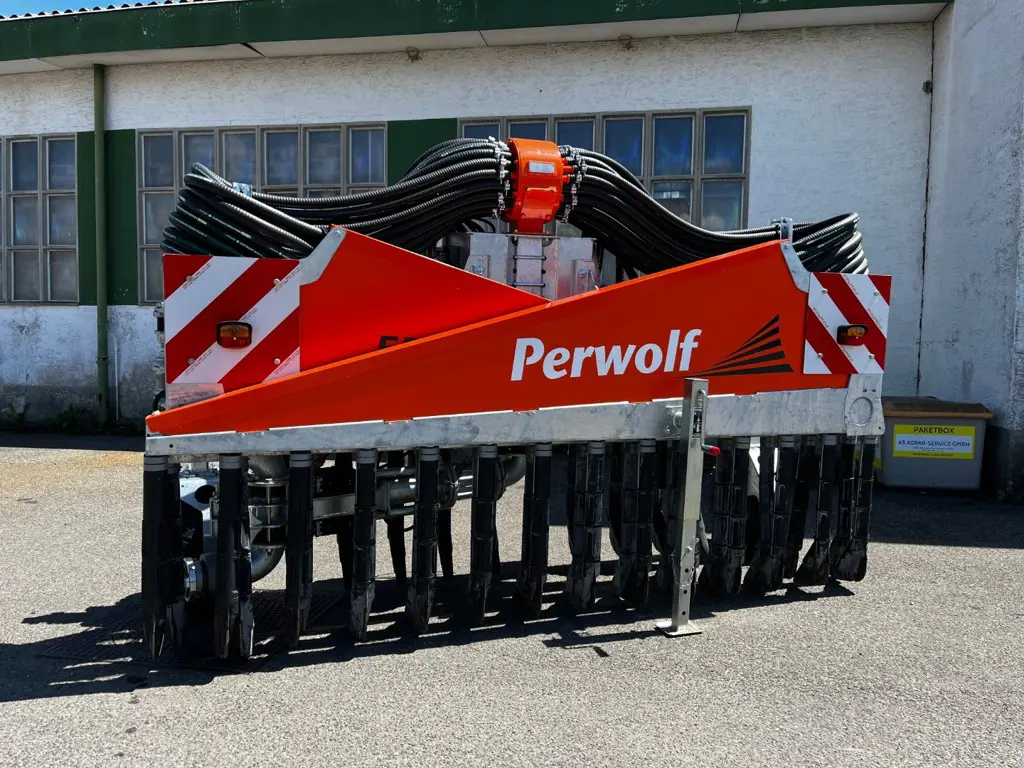 Schleppschuhverteiler EPTUM 9 Meter PERWOLF in Vollaustattung