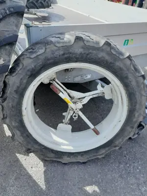 Doppelrad 250/85R28 (9.5R28) auf 24 Zoll