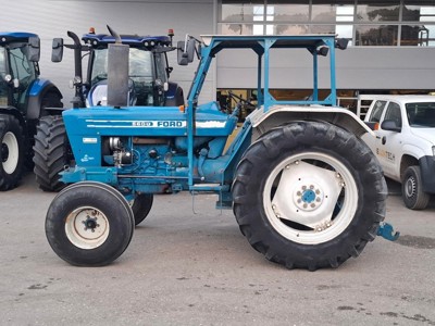 Traktor Ford 5600