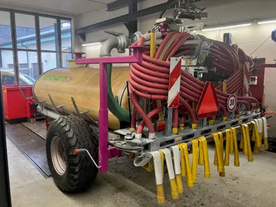 Güllefass 4000lt., Schleppschlauch & Hochverteiler