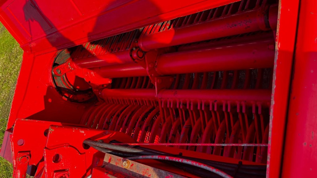 2dfcc67b-31ec-4d12-ba7b-9612c327dc44-34903 Pöttinger Ladewagen Ernteboss 2 exclusive (2).jpg