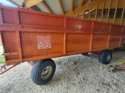 Neuhaus Getreideanhänger / Char à céréales, 8500kg
