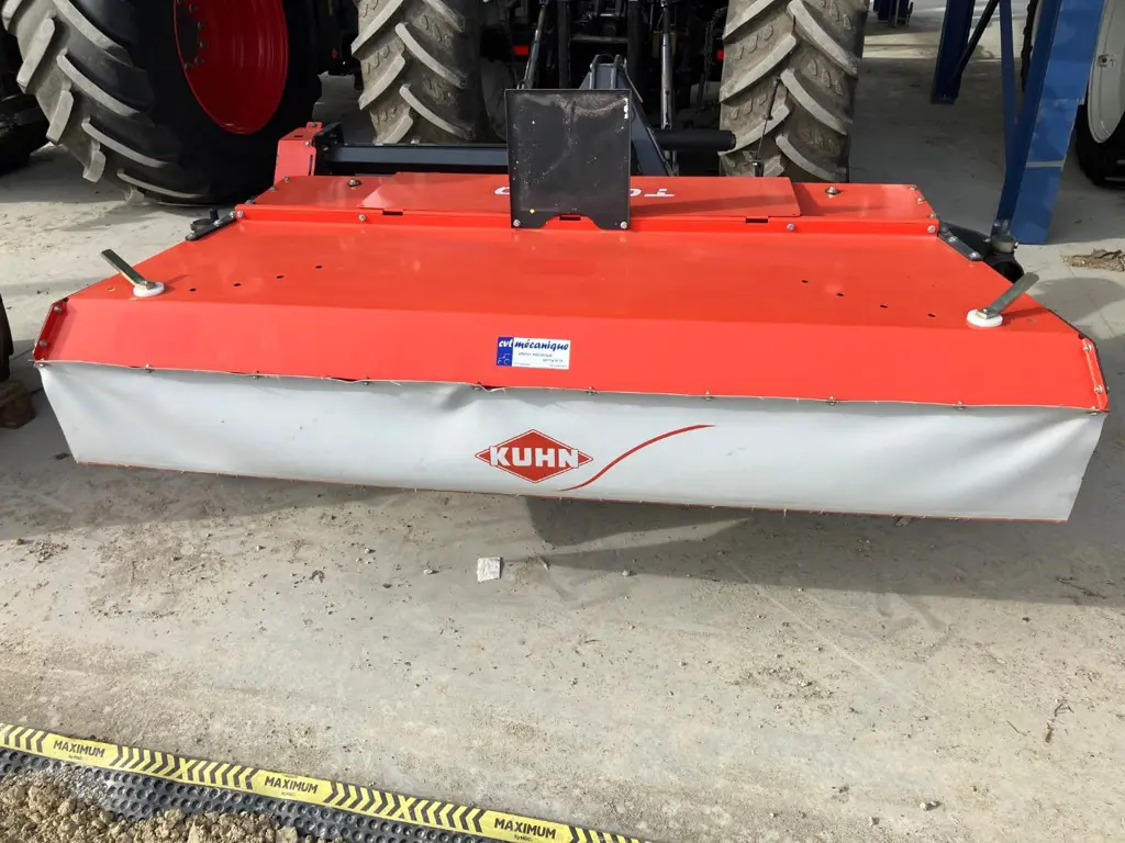115b5ef6-46a6-4c1d-ab5e-6b8f6afb72fb-Kuhn TC 320 4.jpg