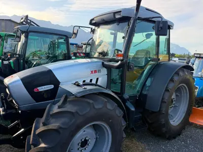 Traktor HURLIMAN XB MAX 85
