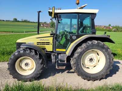 Traktor Hürlimann XT 908