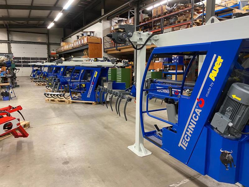 c089d61f-6293-4aa6-9b12-c6a5312ae024-Auslieferbereite Heurkananlagen.jpg