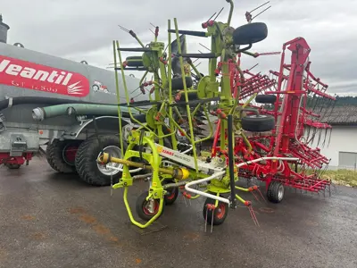 Pirouette Claas Volto 900