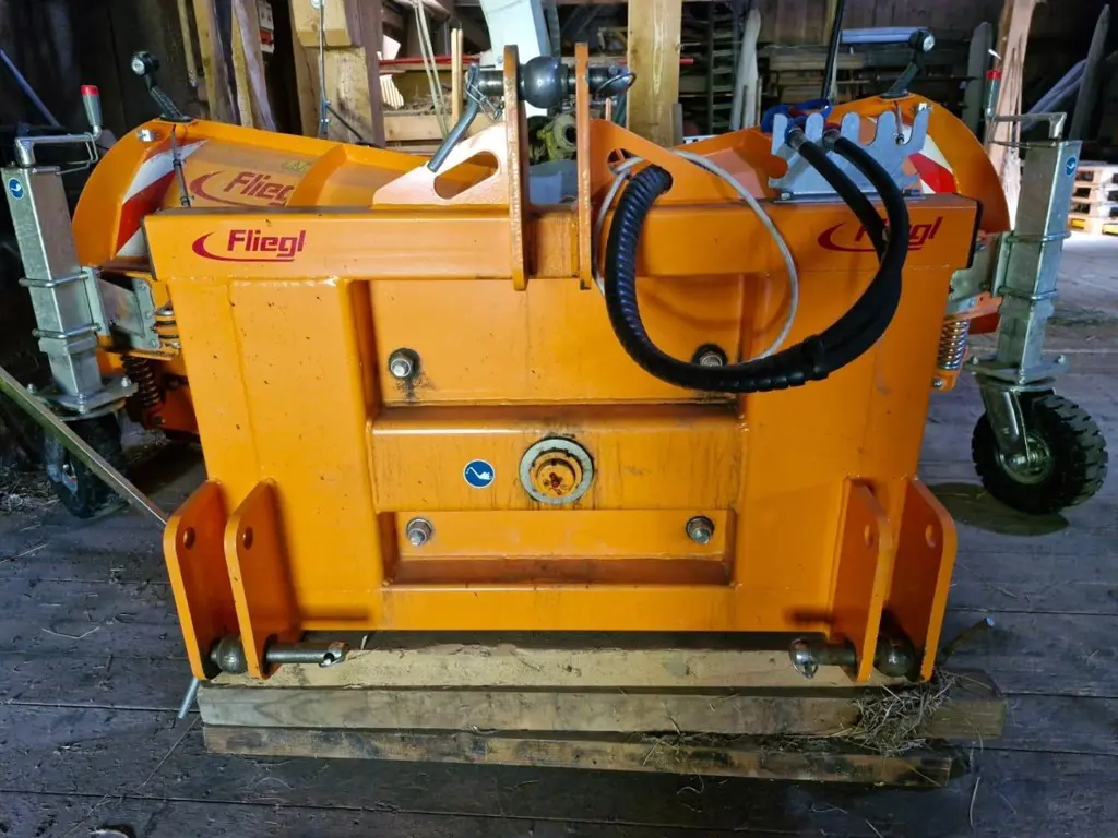 6de75785-43d5-4b3e-9031-1d122668101a-Fliegl 2.jpg