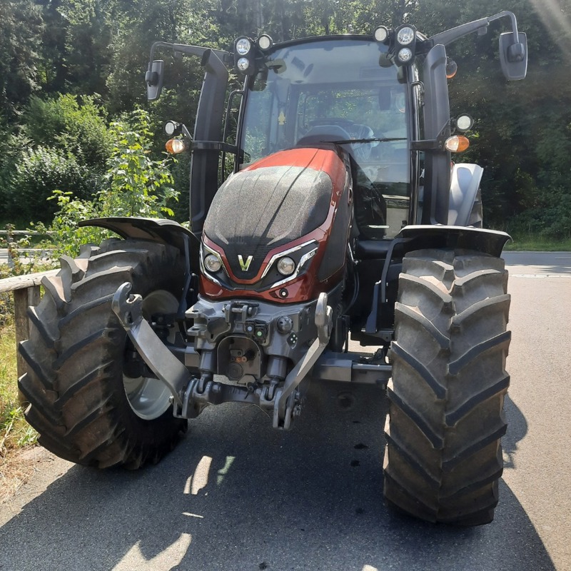Traktor Valtra G135A