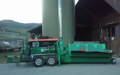 Wurfgebläse mit Aufbaumotor