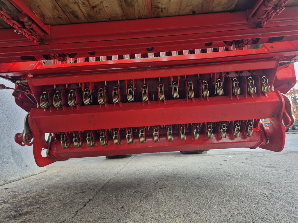 625c85e9-b53d-433e-b337-f16650522d91-Ladewagen Pöttinger Ladeprofi 2 LMB maschinen GmbH 11.jpg