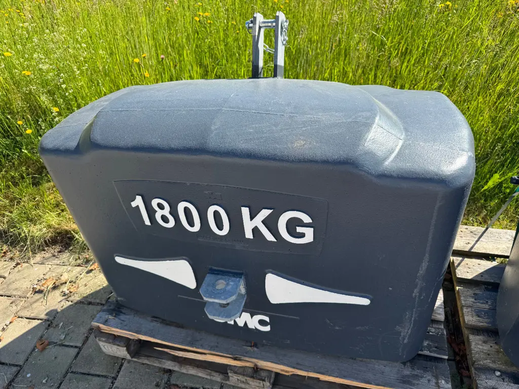 Frontgewicht 1800 Kg, Kat. 2, Magnetit, mit Rangierkupplung