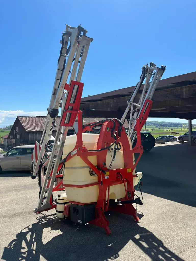 2e748c6c-7e4c-46f0-9e91-a5e3f354990c-Kuhn Suter (7).jpg