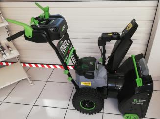 Schneefräse EGO NEU