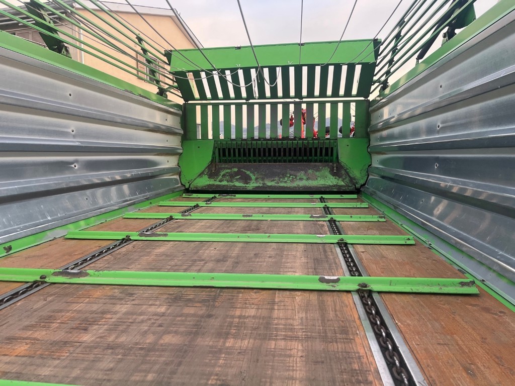 e07d1876-f50f-4e85-8c6a-d5006dedc552-Agrar Jumbo 300 Bruhin 5.jpg